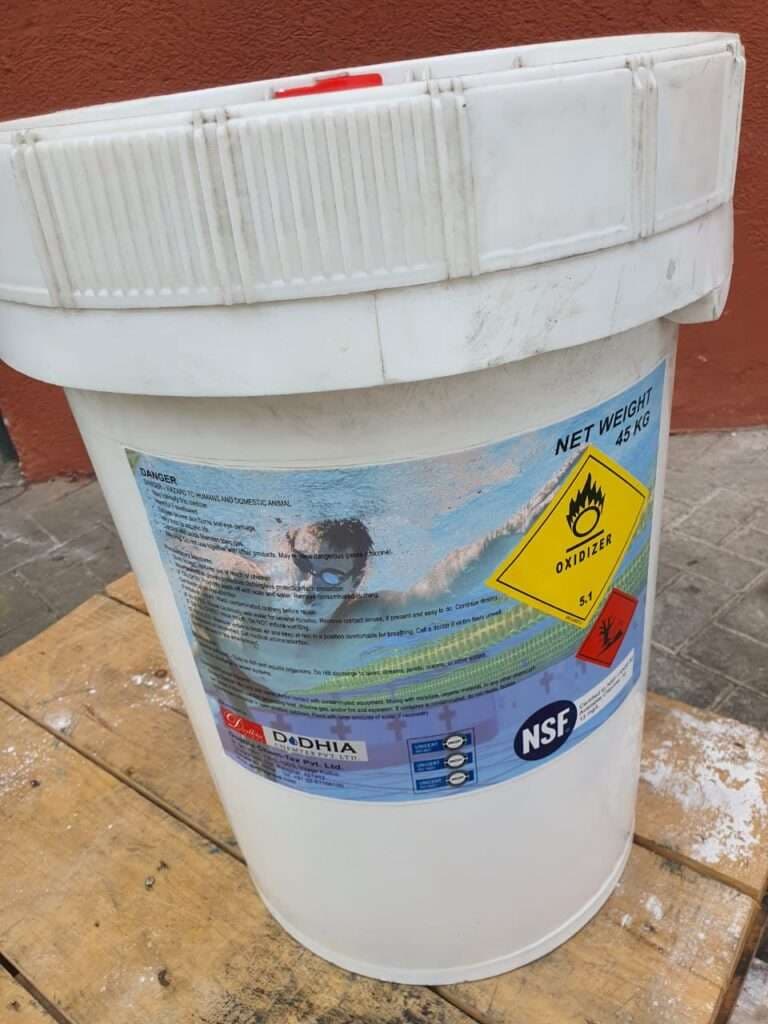 Oxidizer — 45 kg white DADHIA drum with a class 5.1 oxidizer hazard label