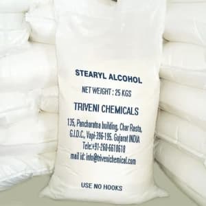 Stearyl Alcohol — White powder
